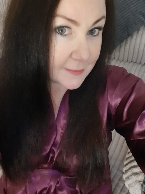 Amanda Davies @u164049727 cover picture