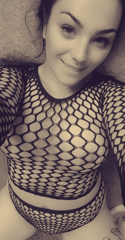 Pheebz @u173719448 cover picture