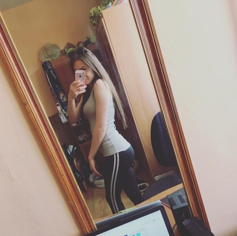 Ivka :) @u224044968 cover picture