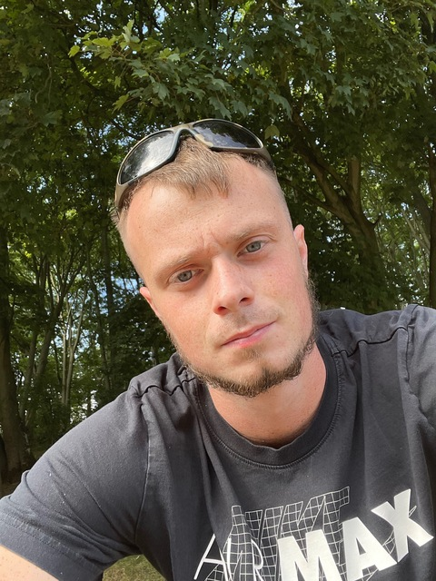 Decs😈 @u230373620 cover picture