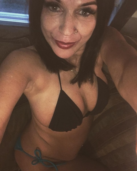 Belinda KOS @u261584071 cover picture