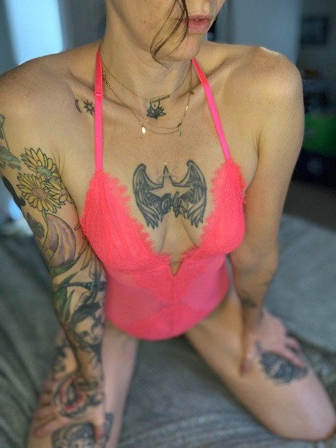 Nikki @u272371701 cover picture