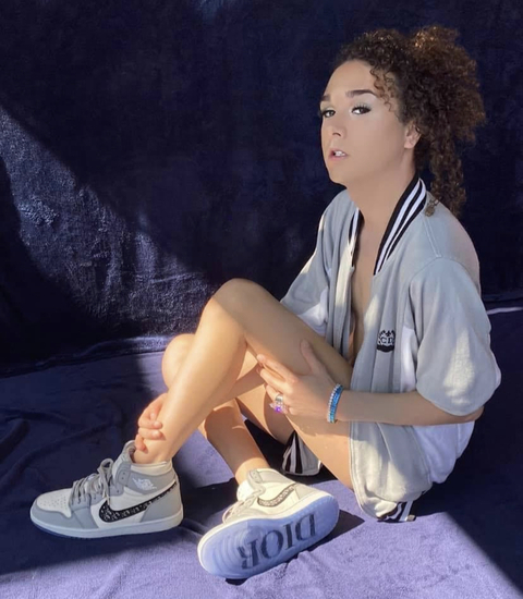 RavenCruz @u27731352 cover picture