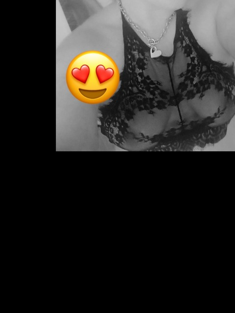 Katlyn Smiles @u280368842 cover picture