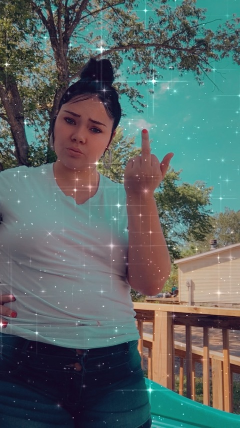 Halie @u42355187 cover picture