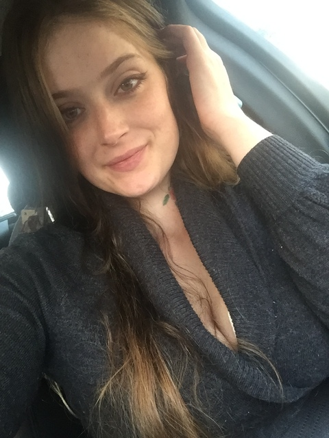 Amanda Newhouse @u62127886 cover picture