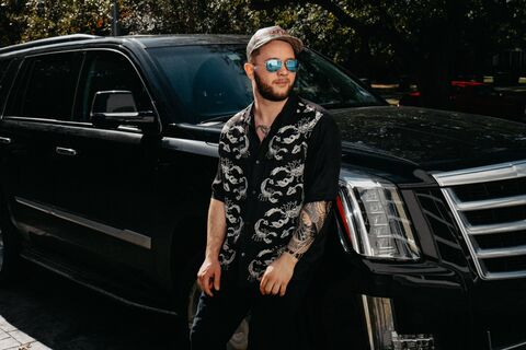 Max @ukrainetourguide cover picture