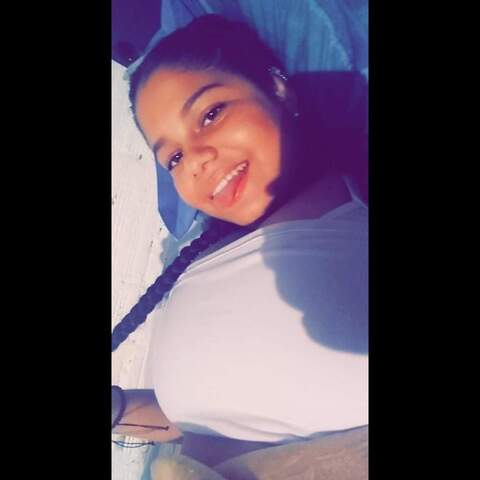 Vale Chávez @vale_00 cover picture