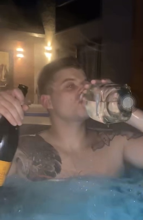 Damian @vanillatrilla cover picture