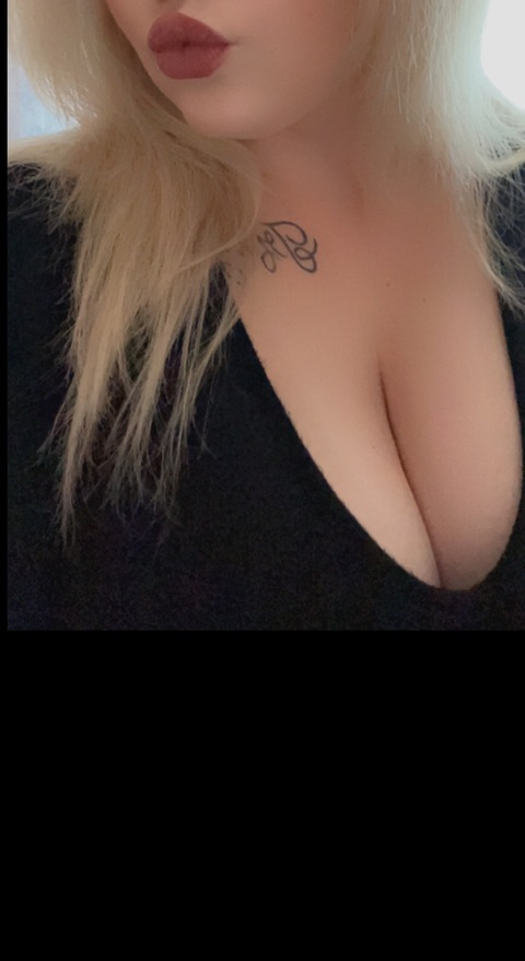 Victoria Belle @vicbelle69 cover picture