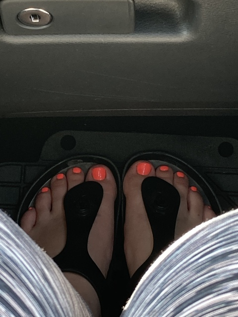 Victoria @victoria42 cover picture