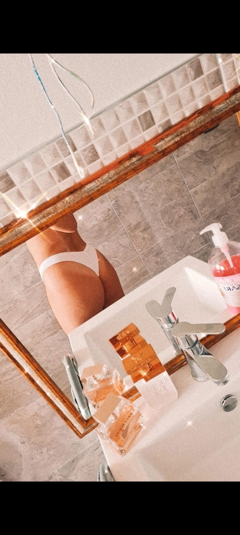 Viola @violas04 cover picture