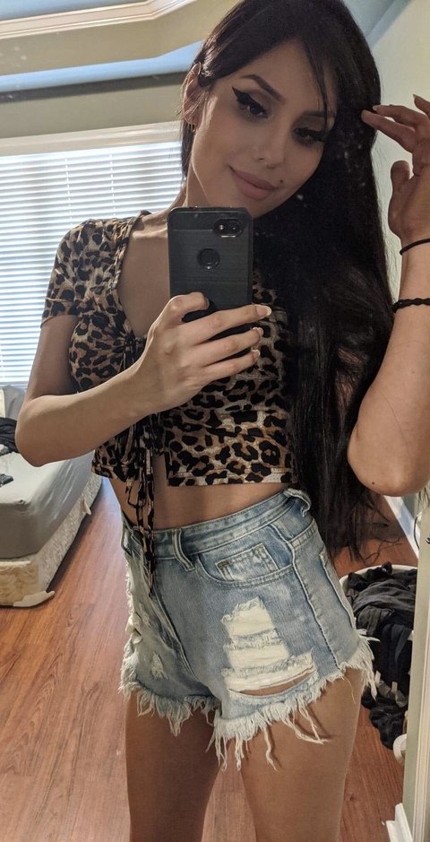 Sofia @witchiie cover picture