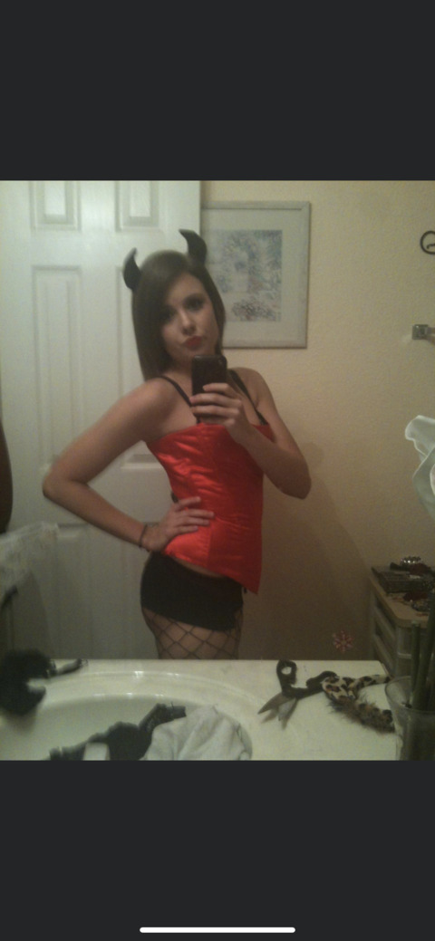 Kelsey Anne @xoxokelsey cover picture