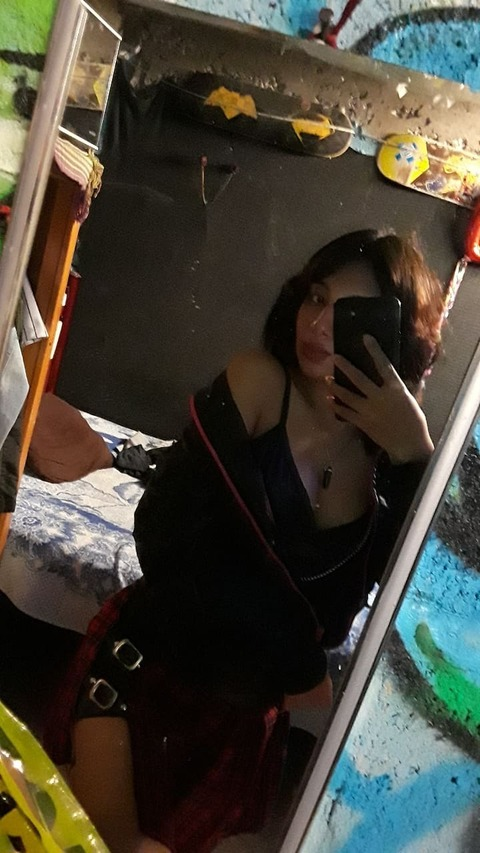 Yam Sandoval @yami.os cover picture