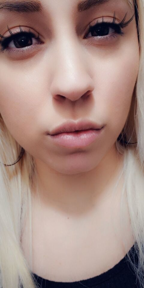 Yarishna R @yarishna cover picture