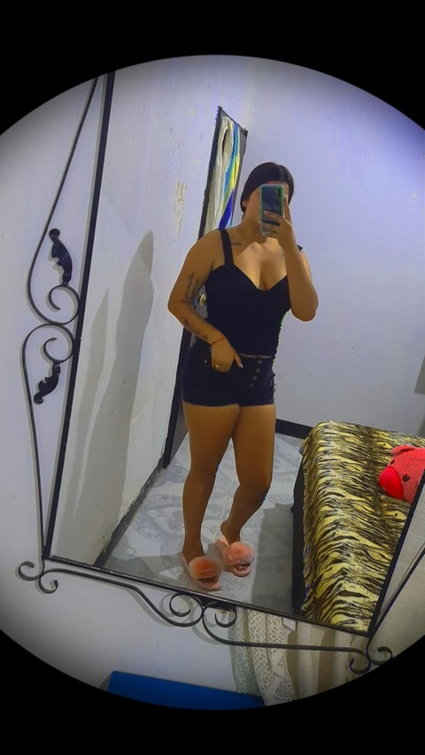 maria yeraldin @yeraldinlopez cover picture