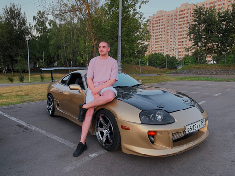 Phillip Kharlamov @yourussian cover picture