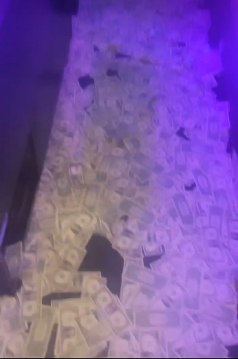 Malani🌹 @yummymalani cover picture