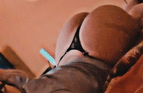 Zoe @zoe332 cover picture